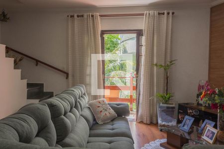 Sala de casa para alugar com 4 quartos, 202m² em Canhema, Diadema