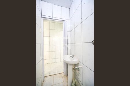 Banheiro social de casa para alugar com 1 quarto, 40m² em Vila Santo Estevão, São Paulo