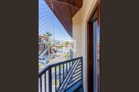 Casa de condomínio à venda com 166m², 3 quartos e 5 vagasVaranda quarto 1