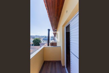 Casa de condomínio à venda com 166m², 3 quartos e 5 vagasVaranda suite