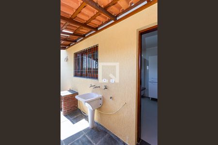 Casa de condomínio à venda com 166m², 3 quartos e 5 vagasÁrea de serviço