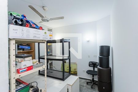 Casa de condomínio à venda com 166m², 3 quartos e 5 vagasEscritório