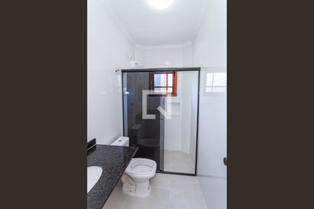 Casa de condomínio à venda com 166m², 3 quartos e 5 vagasBanheiro