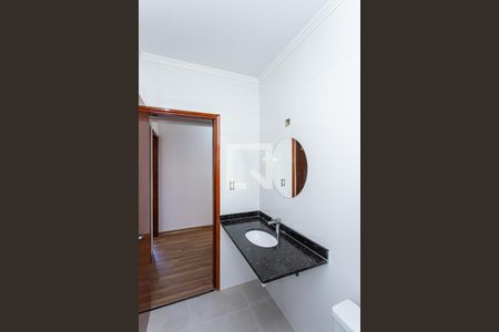 Casa de condomínio à venda com 166m², 3 quartos e 5 vagasBanheiro