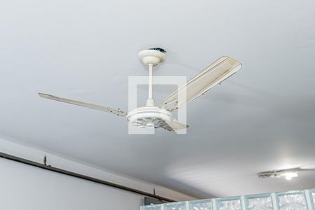 Casa de condomínio à venda com 166m², 3 quartos e 5 vagasEscritório