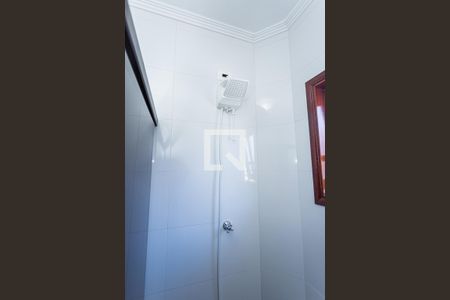 Casa de condomínio à venda com 166m², 3 quartos e 5 vagasBanheiro