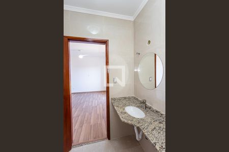 Casa de condomínio à venda com 166m², 3 quartos e 5 vagasBanheiro suite