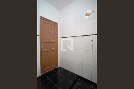 Casa para alugar com 70m², 2 quartos e 2 vagasBanheiro