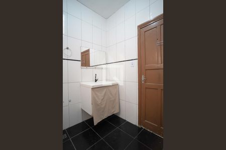 Casa para alugar com 70m², 2 quartos e 2 vagasBanheiro