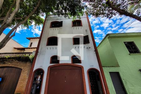 Casa para alugar com 240m², 3 quartos e 1 vagaFachada