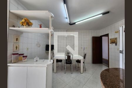Apartamento à venda com 170m², 3 quartos e 2 vagasCozinha