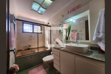 Apartamento à venda com 170m², 3 quartos e 2 vagasBanheiro da Suíte 1