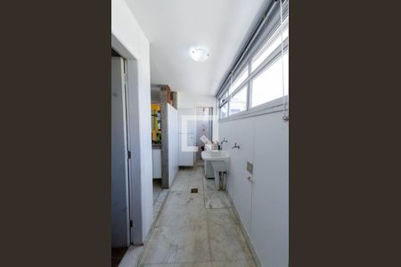 Apartamento para alugar com 136m², 4 quartos e 2 vagas Apartamento para alugar com 136m², 4 quartos e 2 vagasÁrea de serviço