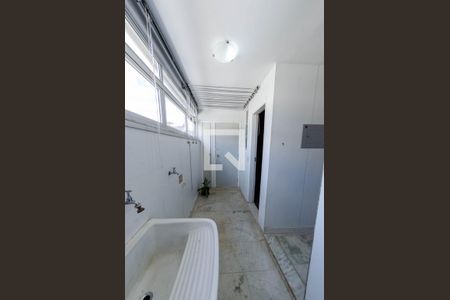 Apartamento para alugar com 136m², 4 quartos e 2 vagas Apartamento para alugar com 136m², 4 quartos e 2 vagasÁrea de serviço