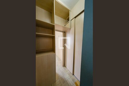 Apartamento para alugar com 136m², 4 quartos e 2 vagas Apartamento para alugar com 136m², 4 quartos e 2 vagasCloset