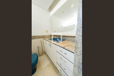 Apartamento para alugar com 136m², 4 quartos e 2 vagas Apartamento para alugar com 136m², 4 quartos e 2 vagasBanheiro suíte