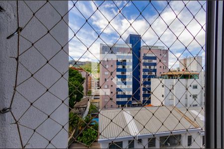 Apartamento para alugar com 136m², 4 quartos e 2 vagas Apartamento para alugar com 136m², 4 quartos e 2 vagasVista