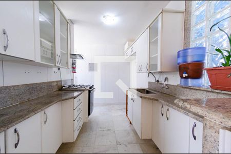 Apartamento para alugar com 136m², 4 quartos e 2 vagas Apartamento para alugar com 136m², 4 quartos e 2 vagasCozinha