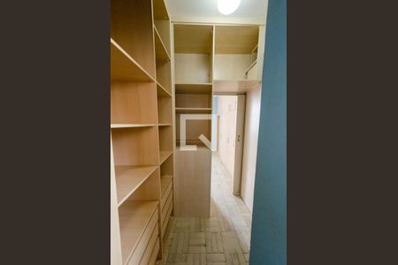 Apartamento para alugar com 136m², 4 quartos e 2 vagas Apartamento para alugar com 136m², 4 quartos e 2 vagasCloset