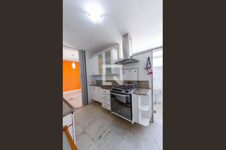 Apartamento para alugar com 136m², 4 quartos e 2 vagas Apartamento para alugar com 136m², 4 quartos e 2 vagasCozinha
