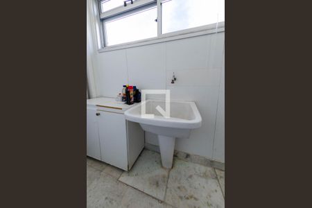 Apartamento para alugar com 136m², 4 quartos e 2 vagas Apartamento para alugar com 136m², 4 quartos e 2 vagasÁrea de serviço