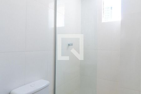 Banheiro de kitnet/studio para alugar com 1 quarto, 12m² em Vila Clementino, São Paulo