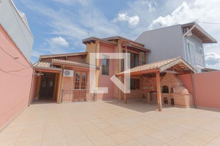Casa à venda com 110m², 3 quartos e 4 vagasgaragem