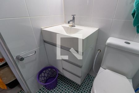 Casa para alugar com 110m², 2 quartos e 4 vagas Casa para alugar com 110m², 2 quartos e 4 vagasDetalhe do banheiro da suíte