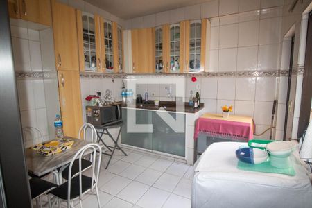 Casa para alugar com 270m², 4 quartos e 2 vagasCozinha