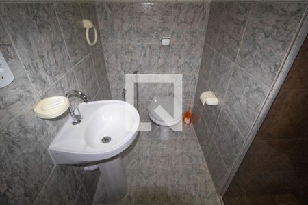 Casa para alugar com 270m², 4 quartos e 2 vagasBanheiro Social