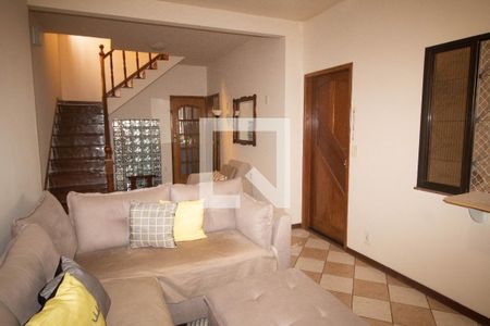 Sala de casa para alugar com 4 quartos, 270m² em Olaria, Rio de Janeiro
