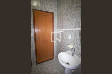 Casa para alugar com 270m², 4 quartos e 2 vagasBanheiro Social