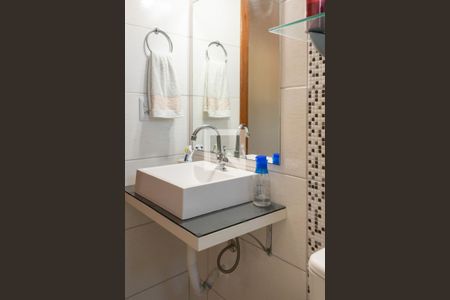 Banheiro da Suíte  de apartamento para alugar com 2 quartos, 56m² em Ingleses do Rio Vermelho, Florianópolis