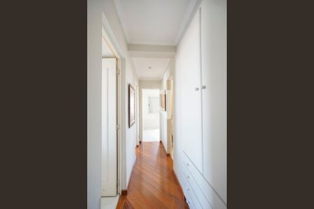 Apartamento à venda com 85m², 3 quartos e 2 vagasCorredor dos quartos