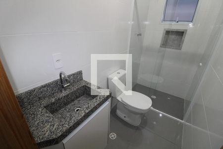 Banheiro de casa para alugar com 1 quarto, 25m² em Jardim Vila Formosa, São Paulo
