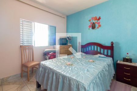 Quarto 2 de casa à venda com 5 quartos, 300m² em Vila Carolina, São Paulo