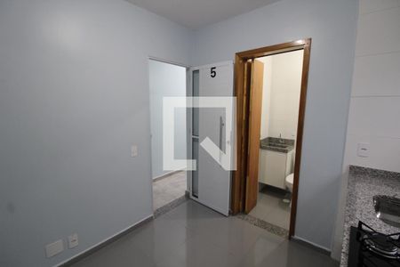 Cozinha de casa para alugar com 1 quarto, 27m² em Jardim Vila Formosa, São Paulo