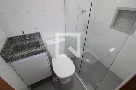 Banheiro de casa para alugar com 1 quarto, 27m² em Jardim Vila Formosa, São Paulo