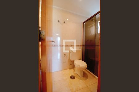 Apartamento à venda com 120m², 2 quartos e 3 vagas Apartamento à venda com 120m², 2 quartos e 3 vagasBanheiro da Suíte 1