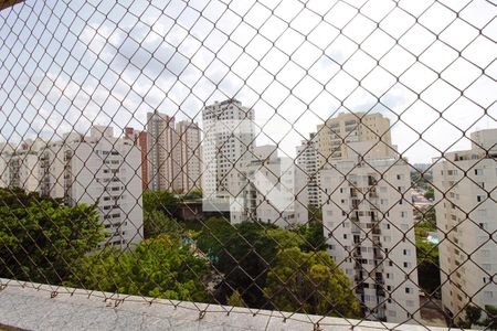 Apartamento à venda com 120m², 2 quartos e 3 vagas Apartamento à venda com 120m², 2 quartos e 3 vagasVaranda da Suíte 1