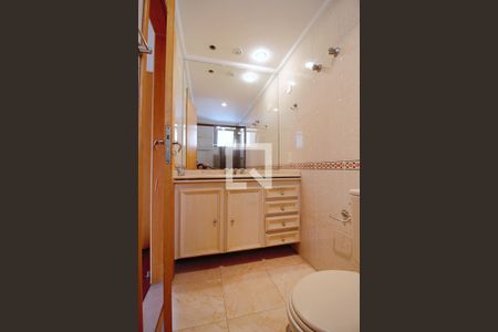 Apartamento à venda com 120m², 2 quartos e 3 vagas Apartamento à venda com 120m², 2 quartos e 3 vagasBanheiro da Suíte 1