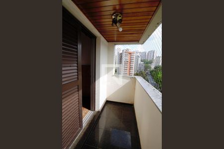 Apartamento à venda com 120m², 2 quartos e 3 vagas Apartamento à venda com 120m², 2 quartos e 3 vagasVaranda da Suíte 1