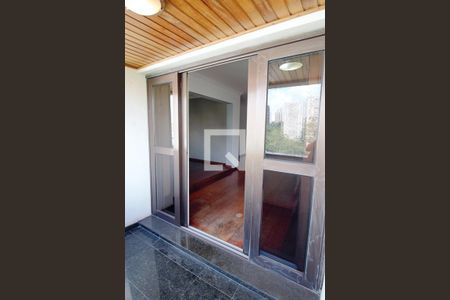 Varanda de apartamento para alugar com 2 quartos, 120m² em Jardim Londrina, São Paulo