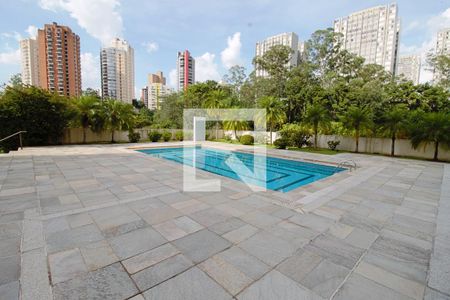 Apartamento à venda com 120m², 2 quartos e 3 vagas Apartamento à venda com 120m², 2 quartos e 3 vagasÁrea comum - Piscina