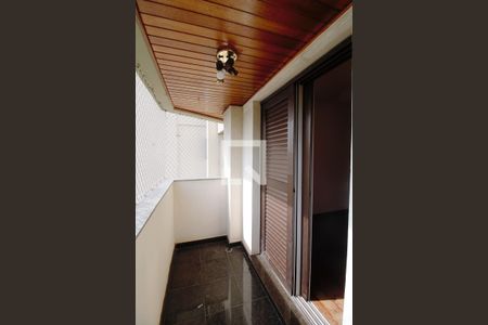 Apartamento à venda com 120m², 2 quartos e 3 vagas Apartamento à venda com 120m², 2 quartos e 3 vagasVaranda da Suíte 1