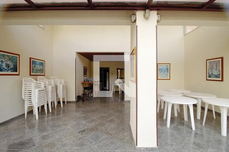 Apartamento à venda com 120m², 2 quartos e 3 vagas Apartamento à venda com 120m², 2 quartos e 3 vagasÁrea comum - Salão de festas