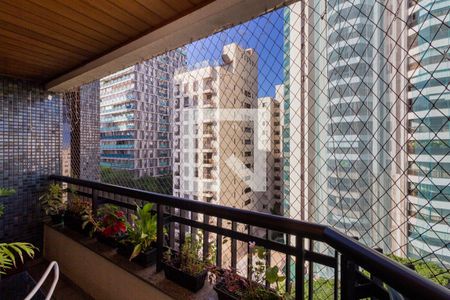 Varanda de apartamento para alugar com 4 quartos, 138m² em Indianópolis, São Paulo