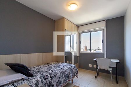 Quarto 1 de apartamento para alugar com 3 quartos, 80m² em Água Verde, Curitiba