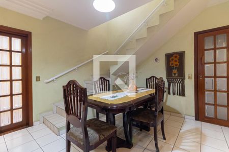 Sala de casa à venda com 3 quartos, 253m² em Vila Arapuã, São Paulo