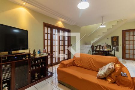 Sala de casa à venda com 3 quartos, 253m² em Vila Arapuã, São Paulo